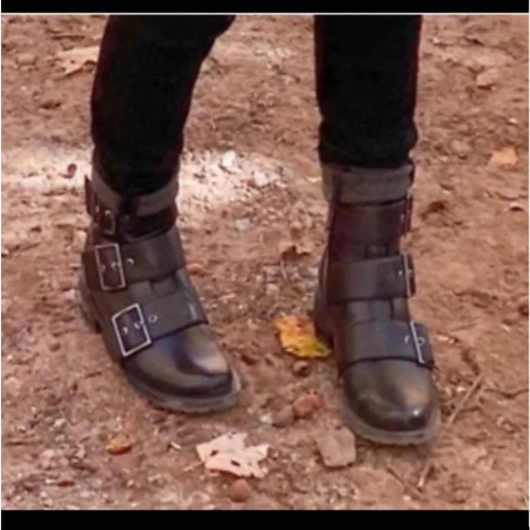 ☔️ New Blondo Black Leather Combat Booties WATERPROOF ☔️ - Picture 6 of 16